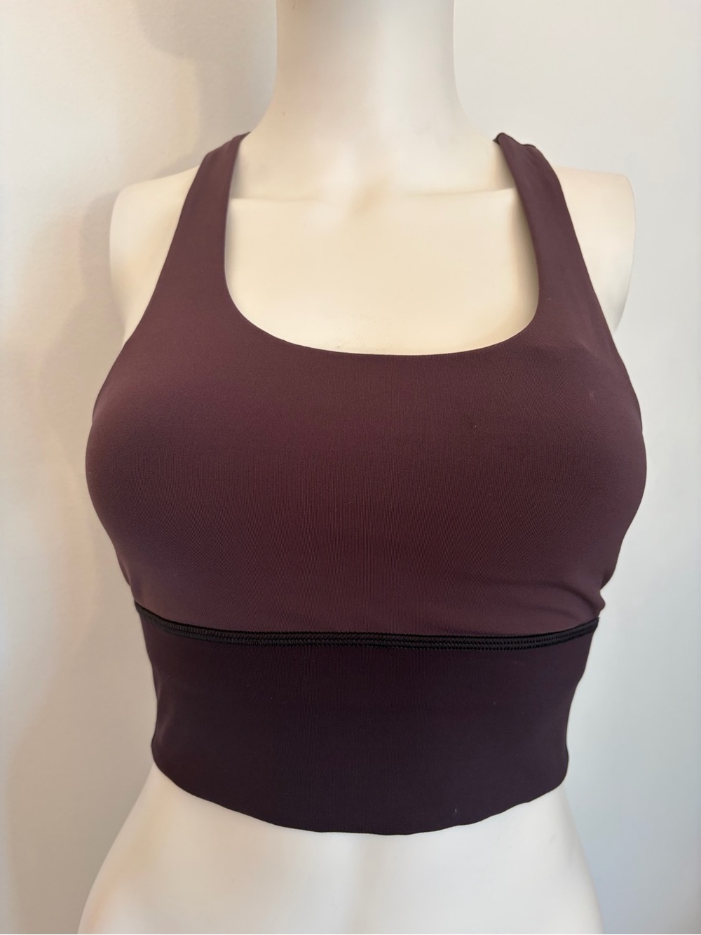 #837 Lululemon athletica Invigorate Long Line Racerback Cropped Bra